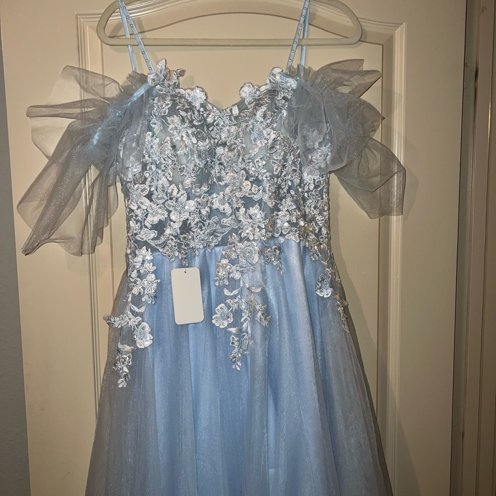 Pretty blue prom dress